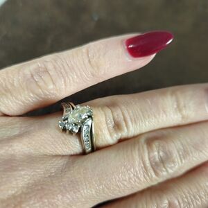 Elegant White Gold Diamond Engagement &Wedding Band Set